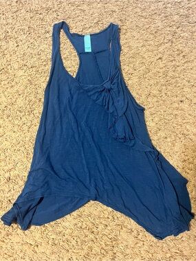 Women’s Sleeveless Ruffle Tank Top
